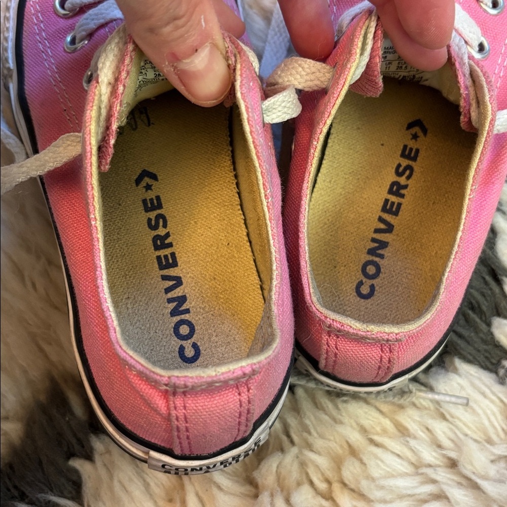 Pink Converse - Picture 15 of 17